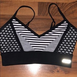 Lorna Jane black/ grey detailed sports bra.